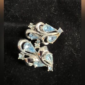 Vintage CORO CLIP ON EARRINGS.